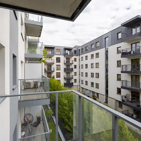 Nowoczesne I Eleganckie Very Berry W Poznaniu By Renters *