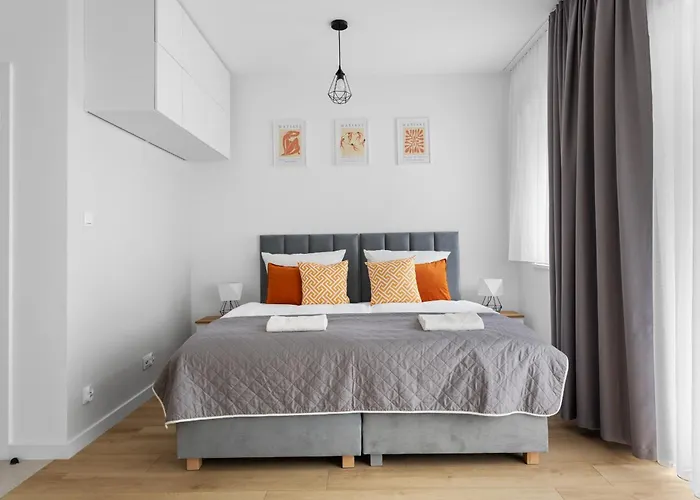 Nowoczesne I Eleganckie Very Berry W Poznaniu By Renters Apartman