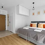 Daire Nowoczesne I Eleganckie Very Berry W Poznaniu By Renters *