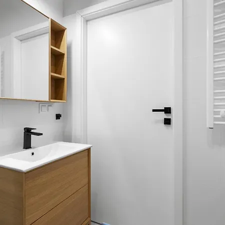 Nowoczesne I Eleganckie Very Berry W Poznaniu By Renters Apartamento *