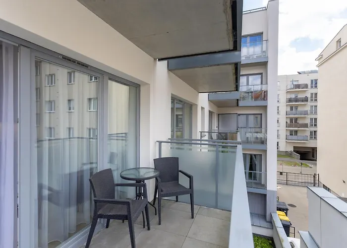 Nowoczesne I Eleganckie Very Berry W Poznaniu By Renters Apartamento